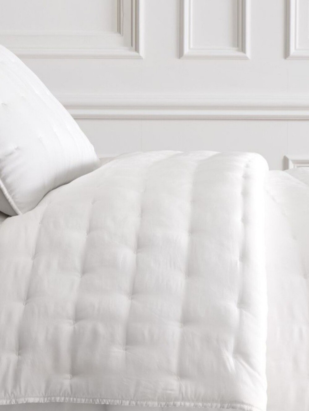 NEW!!! Silky TENCEL™ Crescent Stitch Quilt, Retail $229.00 USD - Picture 1 of 8
